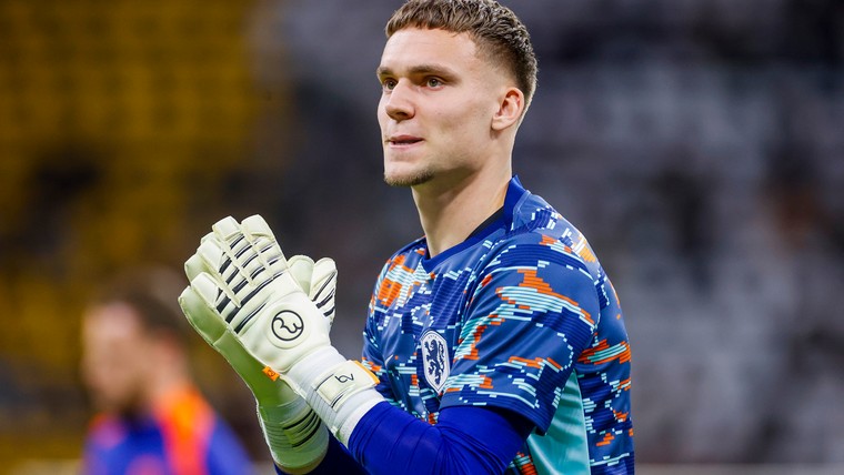 The Dutch team introduced the youngest goalkeeper in Euro 60 years