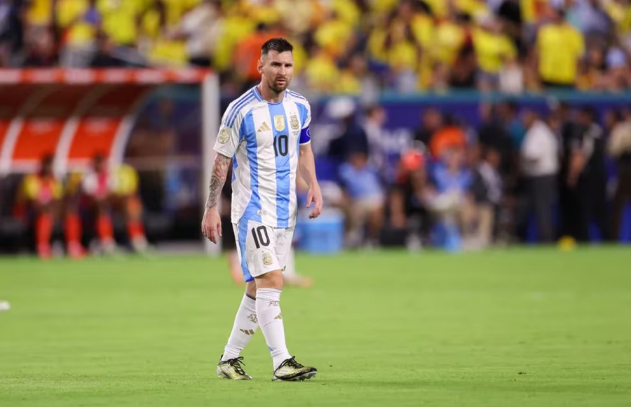 Messi bất ngờ không được gọi vào tuyển Argentina dự vòng loại World Cup 2026