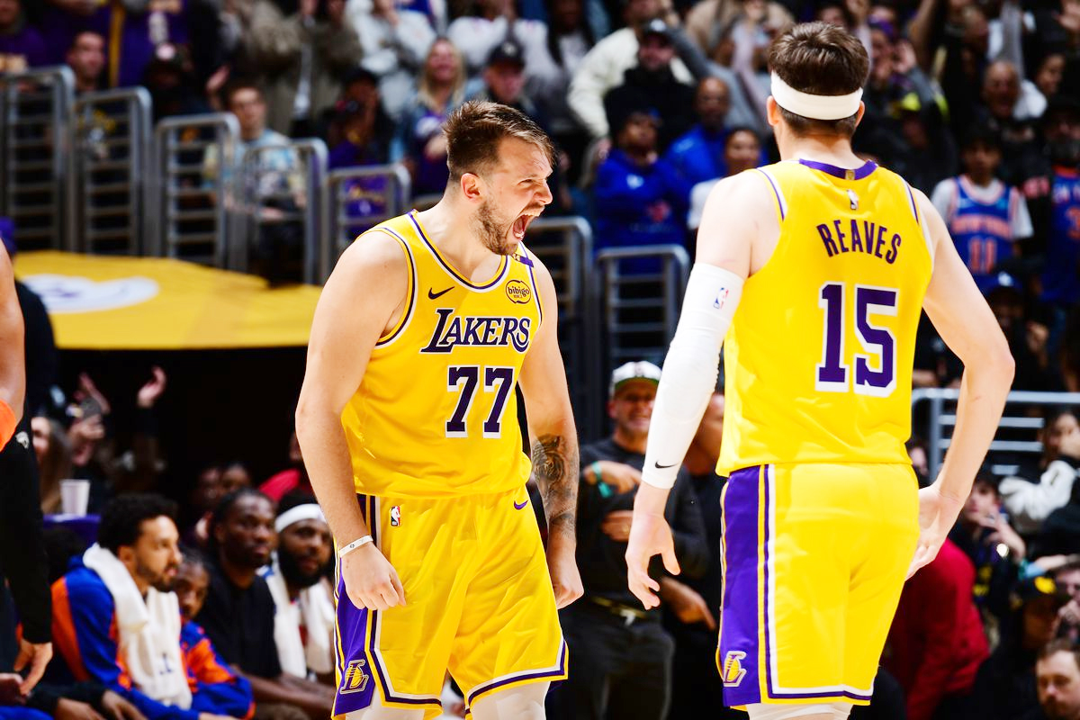 Song sát LeBron James - Luka Doncic bùng nổ: Los Angeles Lakers thắng 8  trận liên tiếp