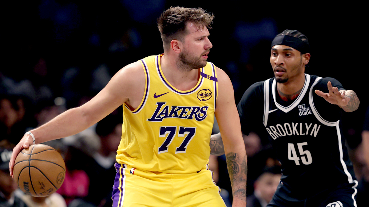 Luka Doncic có triple-double, LA Lakers vẫn gục ngã trước đội hạng 12 miền Đông