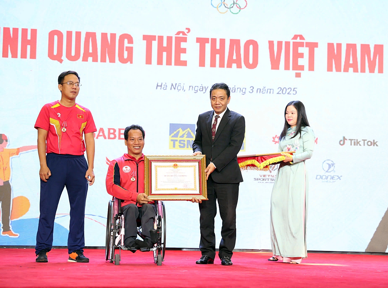 Lực sỹ Lê Văn Công đặt mục tiêu khó tin cho kỳ Olympic kế tiếp