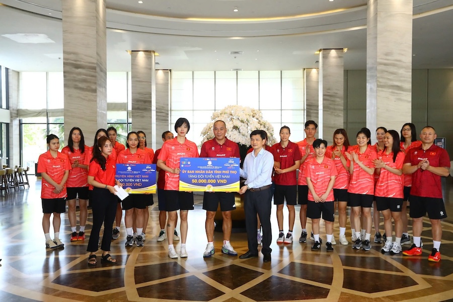 Đội tuyển bóng chuyền nữ Việt Nam nhận thưởng nóng trước thềm Bán kết VTV Cup 2025