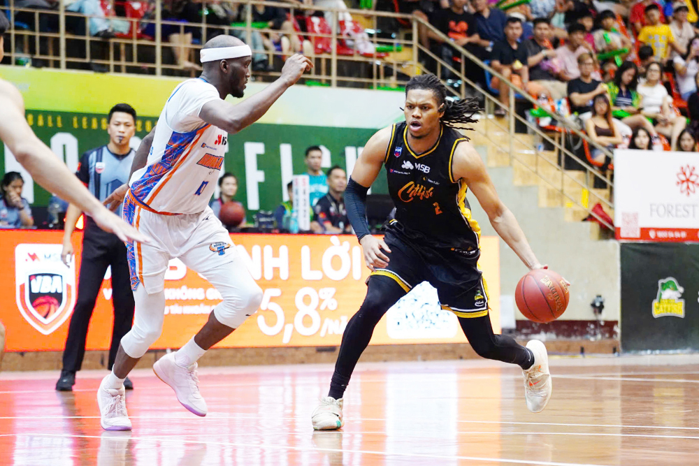 Cantho Catfish gục ngã trước Hanoi Buffaloes, cuộc đua Playoffs VBA 2025 thêm kịch tính