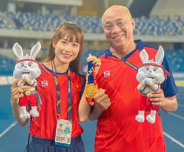 Huỳnh Thị Mỹ Tiên đón 