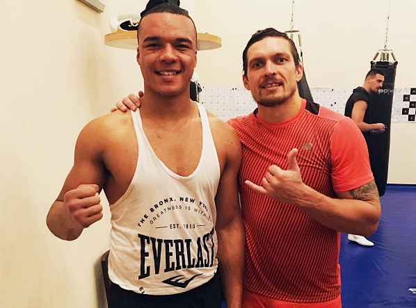 Usyk sẽ so găng với... bạn tập cũ ở trận bảo vệ đai bắt buộc?