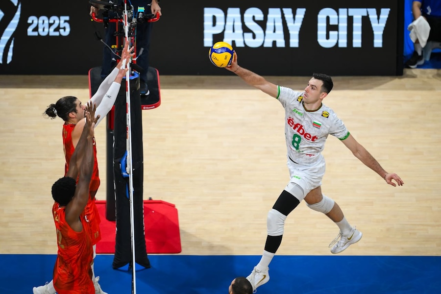 Bóng chuyền nam Bulgaria kỷ niệm ngày lễ đặc biệt với chiến thắng huỷ diệt tại giải VĐTG