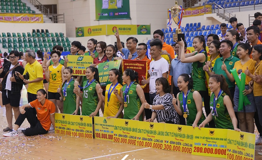 VTV Bình Điền Long An nhận mưa thưởng tiền tỷ sau chức vô địch bóng chuyền quốc gia