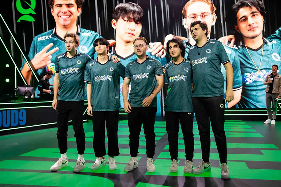 Đội h&igrave;nh FlyQuest - Đối thủ của TSW tại CKTG 2025 ng&agrave;y 18/10