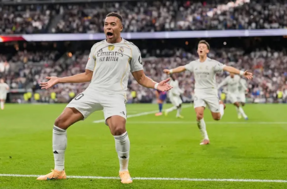 Ghi bàn ở Siêu kinh điển, Mbappe trở thành 