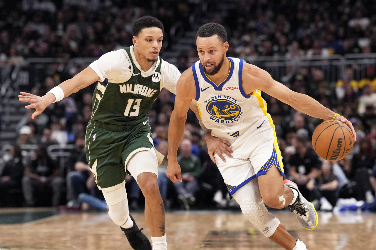 HLV Steve Kerr thừa nhận vấn đề nghiêm trọng của Warriors sau màn sẩy chân trước MIlwaukee Bucks