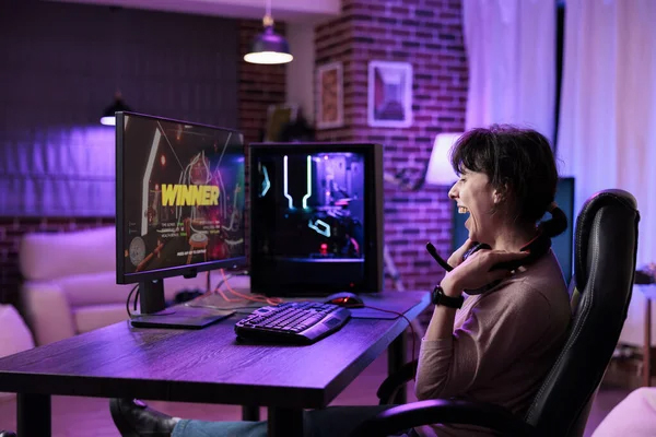 Game thủ dành nhiều thời gian xem hơn là chơi – Tín hiệu cảnh báo cho ngành game và Esports