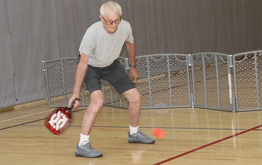 Tấm gương phi thường ở tuổi 95 trên sân pickleball