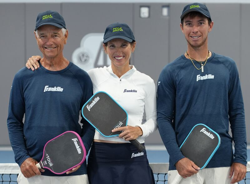 Kỳ nghỉ lễ Tạ ơn của gia đình Johnson trong làng pickleball