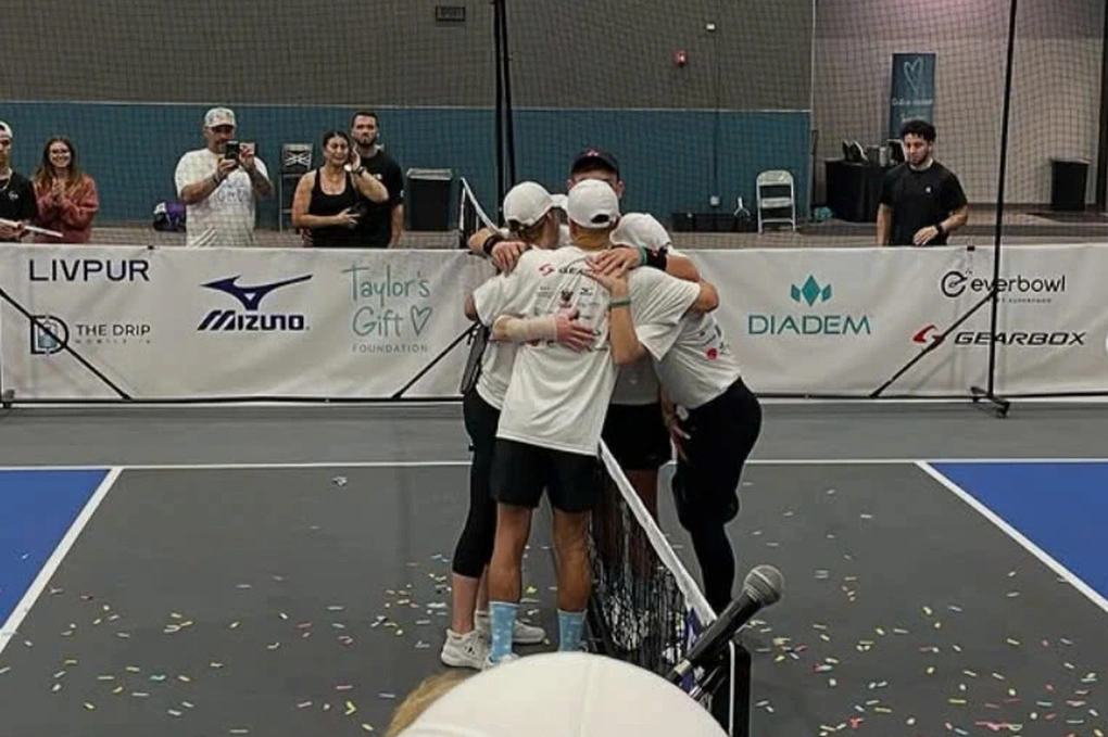 Pickle Breakers nỗ lực phá kỷ lục Guinness về số giờ chơi pickleball lần 2