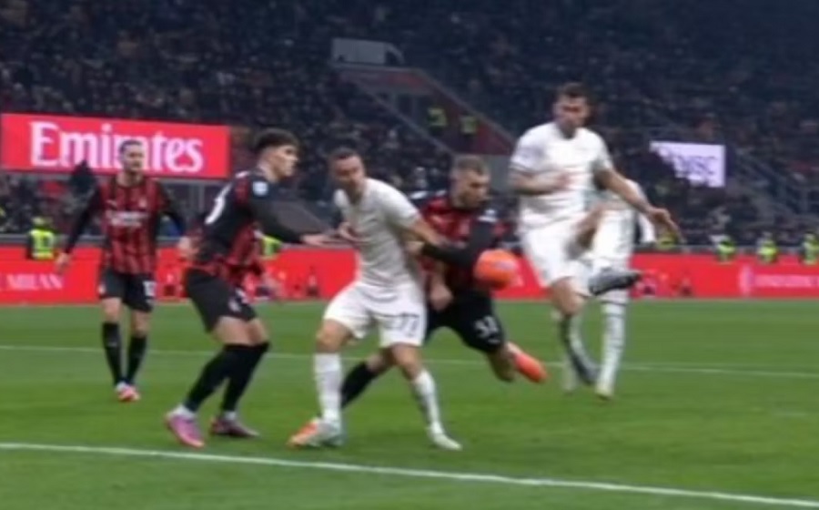 Lý do VAR từ chối phạt đền ở phút bù giờ giúp AC Milan đánh bại Lazio