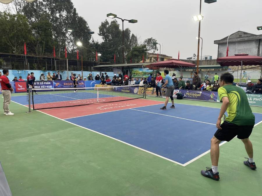 Cơ hội và thách thức của mô hình pickleball tự động ngoài trời
