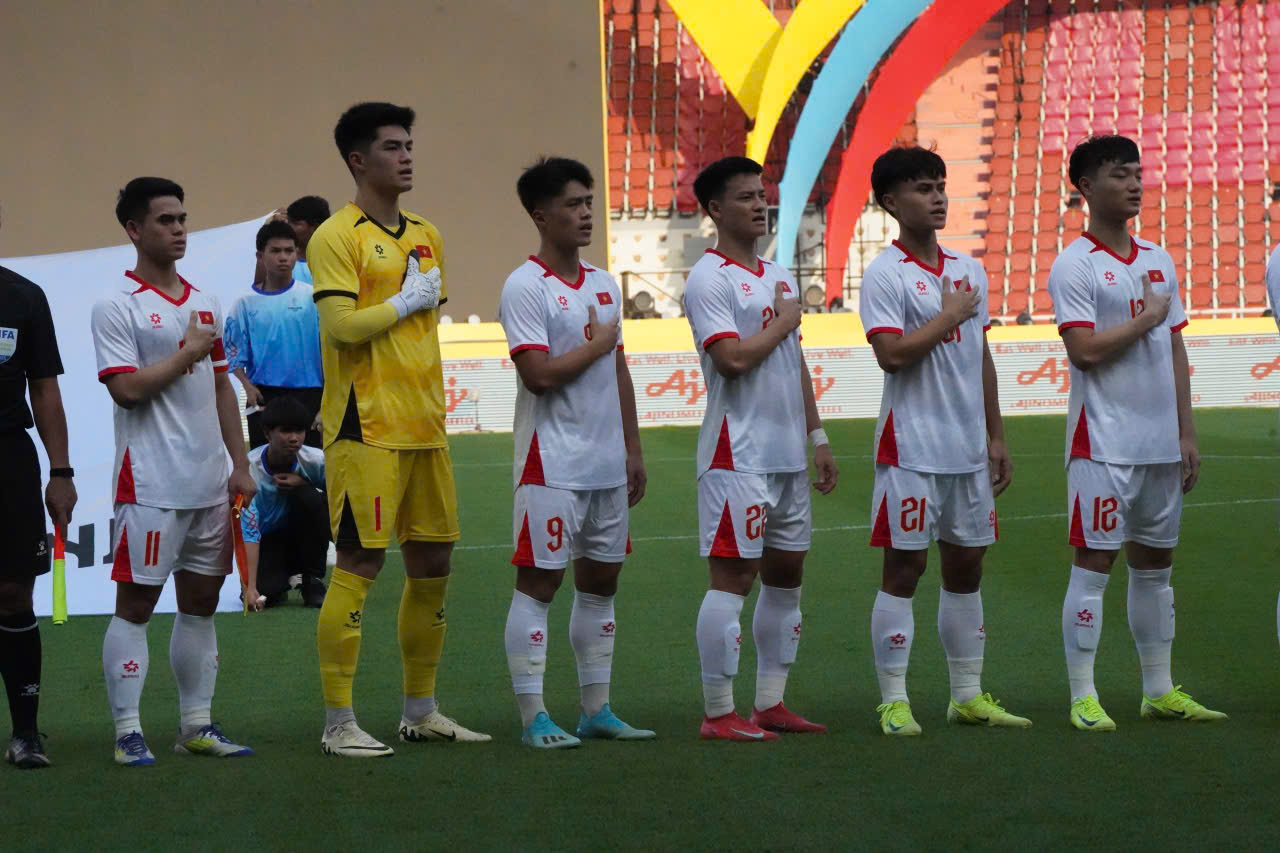 SEA Games 2025: Sự cố khi cử hành quốc ca kiến tuyển Việt Nam và Lào phải hát chay