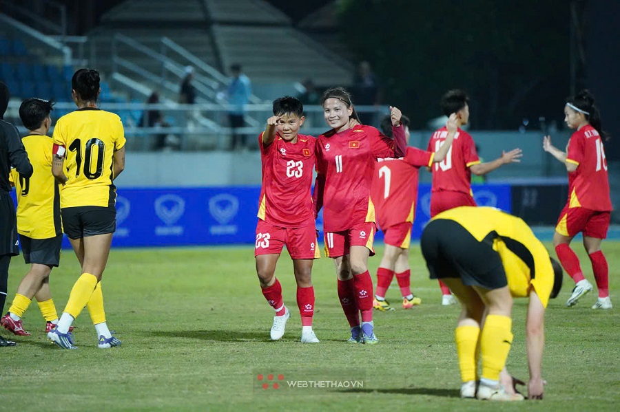 HLV Mai Đức Chung sau chiến thắng của nữ Việt Nam: Tôi hơi lo khi Malaysia tiến bộ