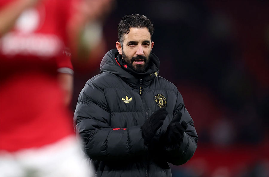 Ruben Amorim mất việc ở Man Utd v&igrave; đ&ograve;i quyền quyết việc mua b&aacute;n cầu thủ.
