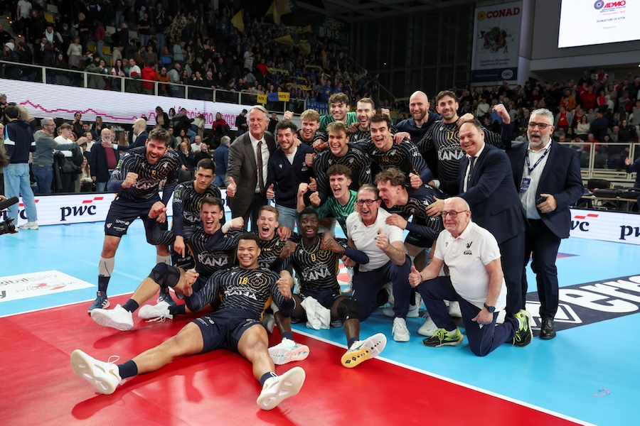Verona tạo c&uacute; sốc, Perugia độc chiếm ng&ocirc;i đầu SuperLega