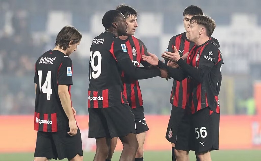 Bảng xếp hạng Serie A sau khi AC Milan đ&aacute;nh bại Como