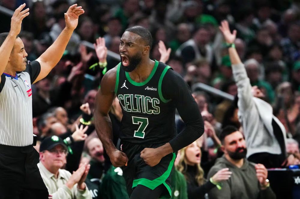 Kh&ocirc;ng phải ph&ograve;ng gym m&agrave; nhảy salsa mới l&agrave; ch&igrave;a kh&oacute;a gi&uacute;p Jaylen Brown lọt top-4 cầu thủ xuất sắc nhất m&ugrave;a n&agrave;y