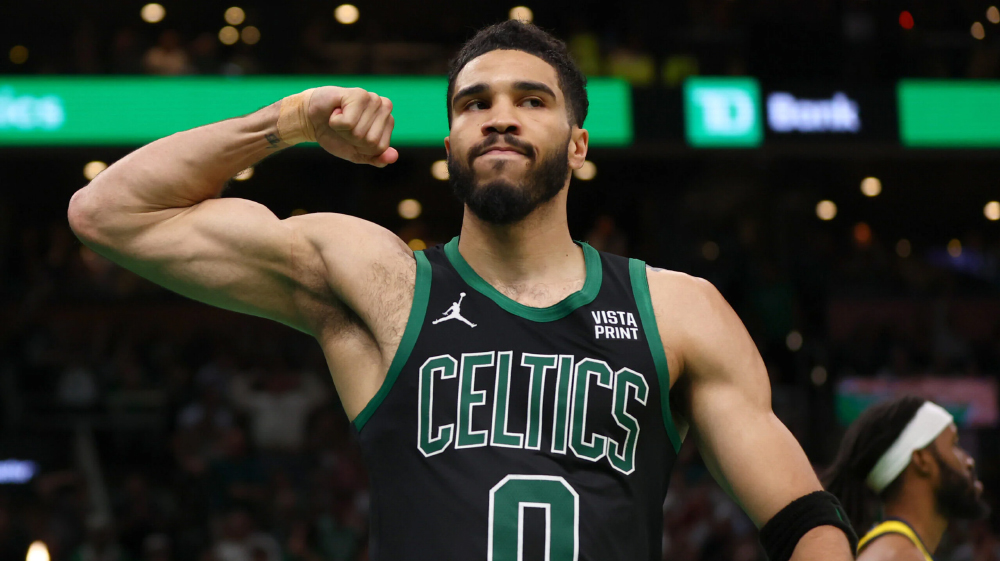 Ng&ocirc;i sao trăm triệu đ&ocirc; la Mỹ của Boston Celtics đăng video tập luyện cực căng: Tăng tốc đến ng&agrave;y t&aacute;i xuất
