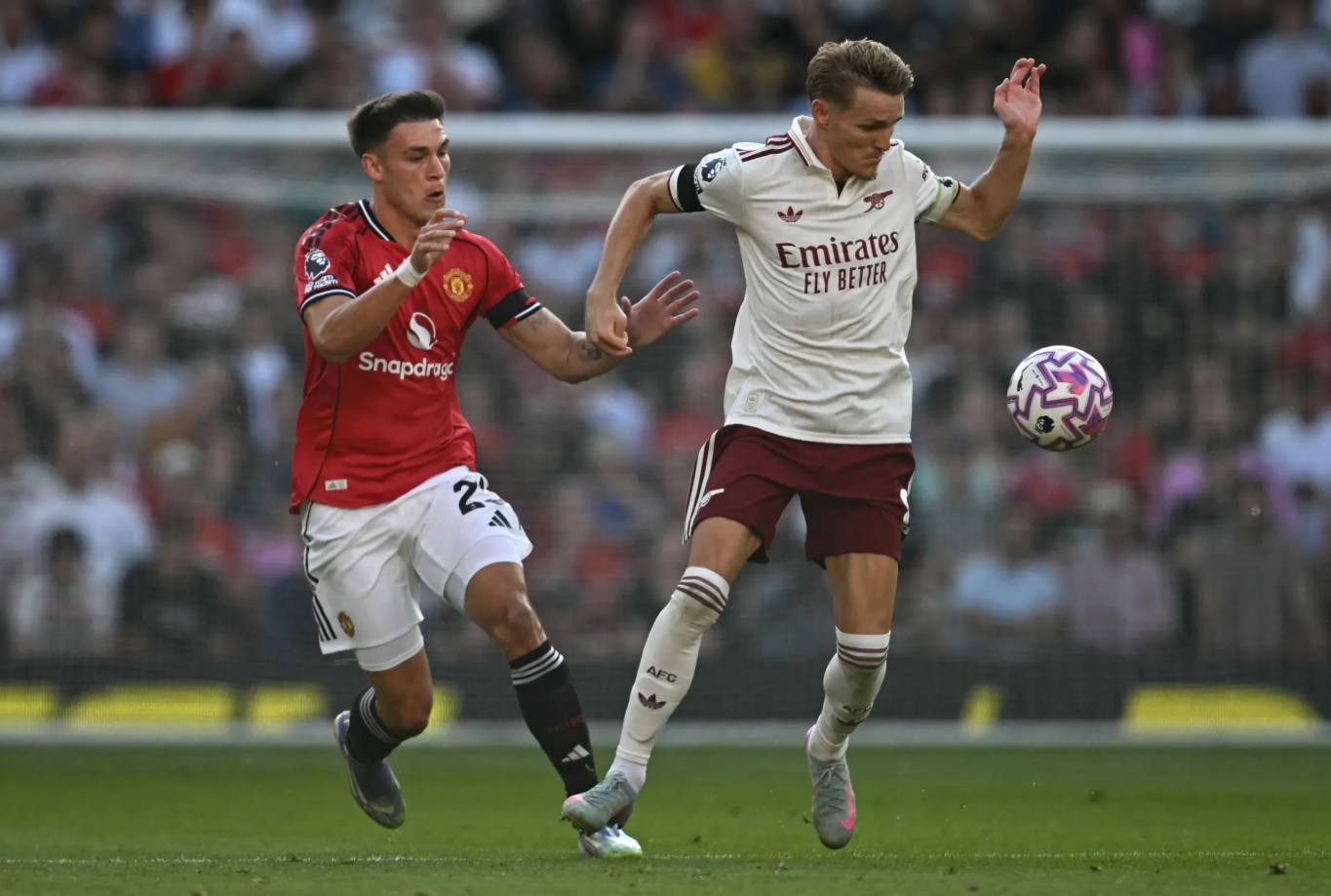 Lịch sử đối đầu Arsenal vs MU ở Ngoại hạng Anh