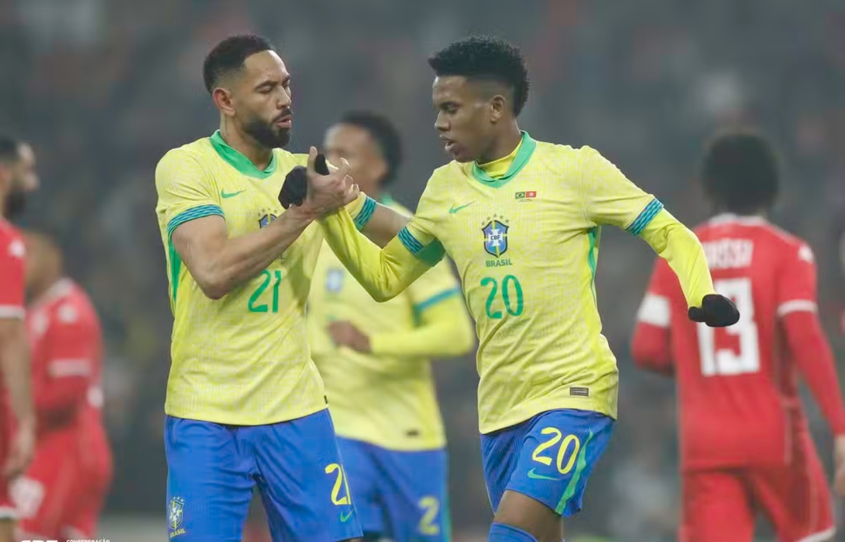 Đội tuyển Brazil sẽ cạnh tranh quyết liệt ở tất cả c&aacute;c vị tr&iacute; 100 ng&agrave;y trước World Cup