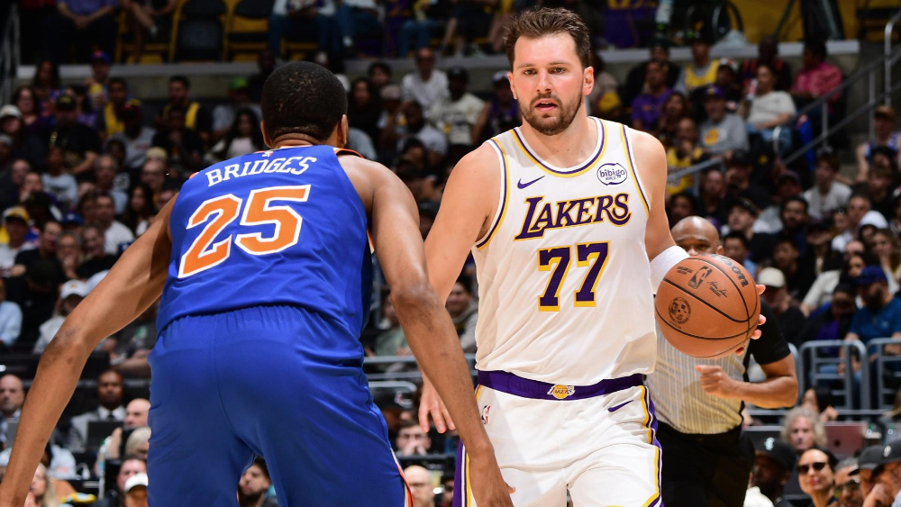 Kỹ năng hay may mắn? Luka Doncic h&eacute; lộ sự thật sau si&ecirc;u phẩm 3 điểm trước New York Knicks