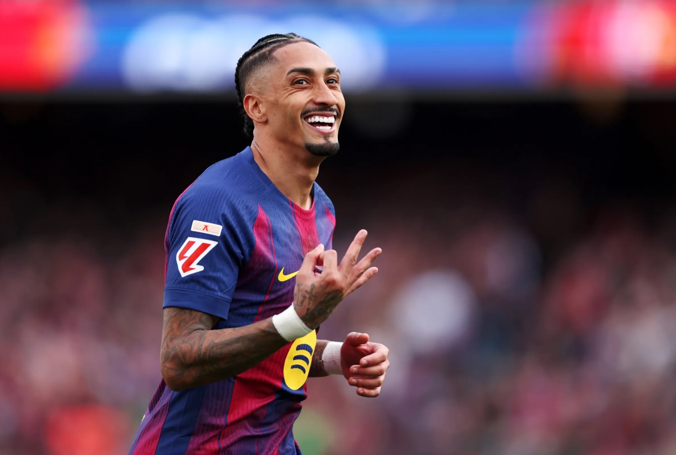 Bảng xếp hạng La Liga mới nhất: Barcelona t&aacute;i lập khoảng c&aacute;ch với Real Madrid