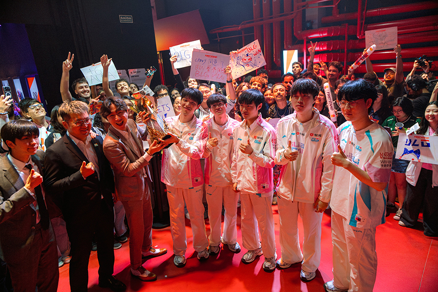 First Stand 2026 tăng trưởng mạnh về lượng người xem, chung kết vượt mốc 1,5 triệu lượt xem