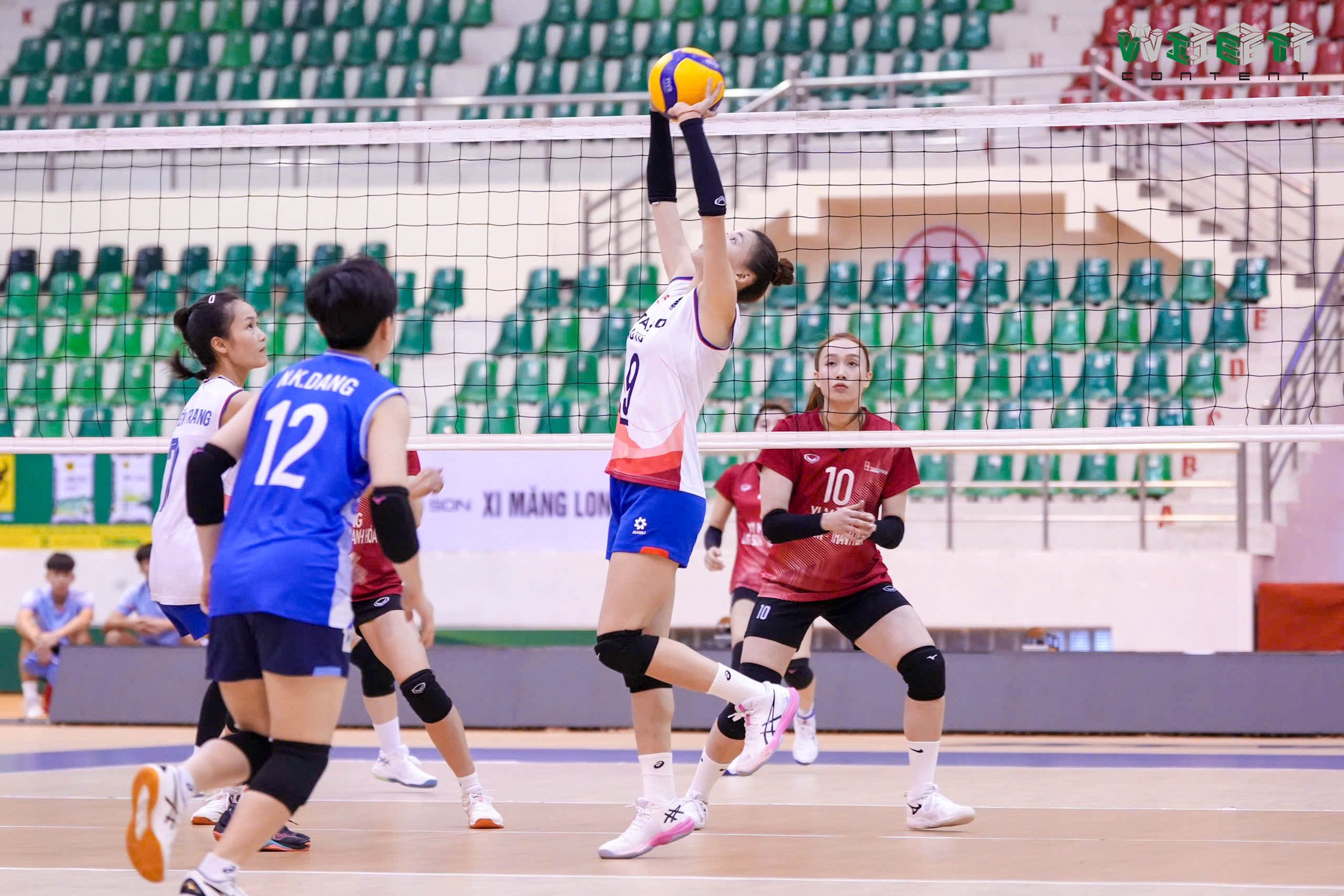 Danh s&aacute;ch chuyển nhượng b&oacute;ng chuyền nội binh v&agrave; ngoại binh Việt Nam năm 2026