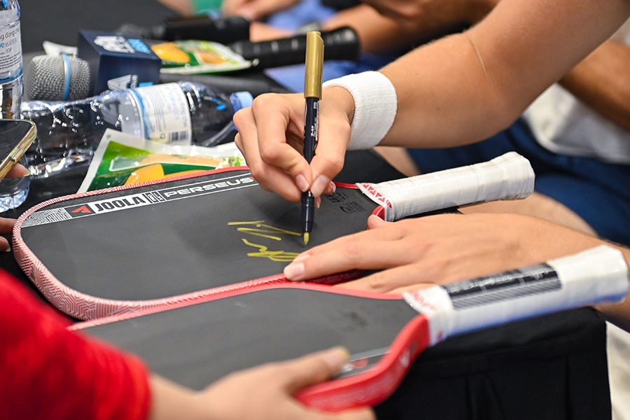 Vợt chữ k&yacute; d&agrave;n sao PPA được rao 66 triệu: C&acirc;u chuyện g&acirc;y tranh c&atilde;i sau giải đấu