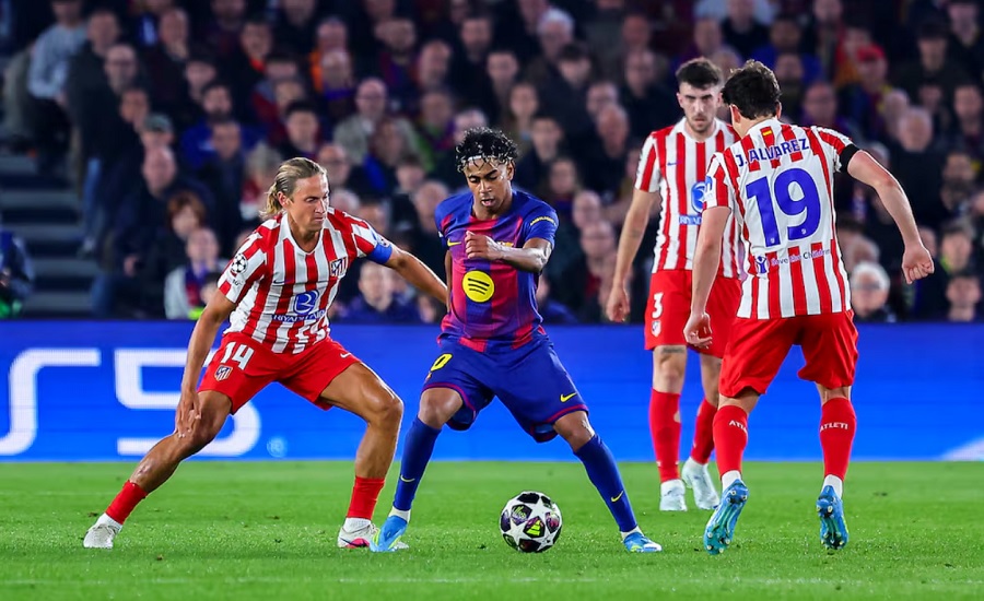 Atletico-Barcelona: Đội chơi hiệu quả nhất đối đầu với đội kiểm so&aacute;t b&oacute;ng tốt thứ hai