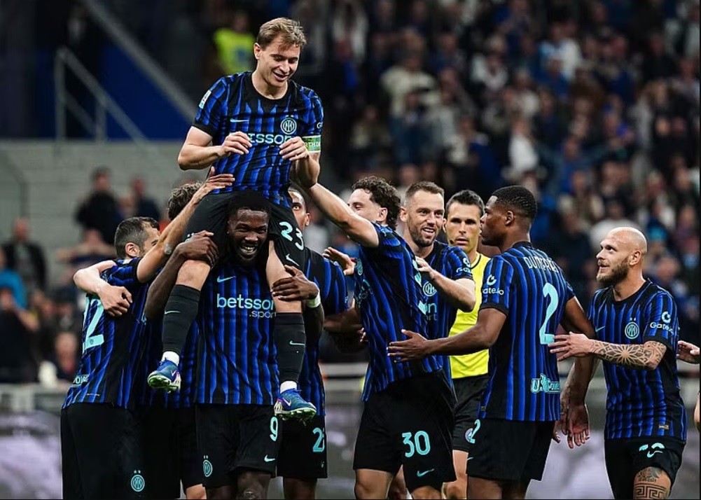 Kh&ocirc;ng c&oacute; Scudetto cuối tuần n&agrave;y, Inter vẫn c&oacute; thể v&ocirc; địch v&ograve;ng sau ngay cả khi kh&ocirc;ng thi đấu