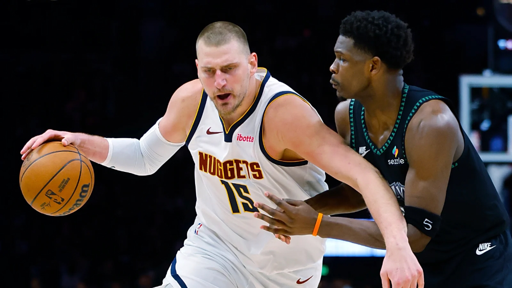 Ghi Triple-Double với 27 điểm, Nikola Jokic s&aacute;nh ngang LeBron James trong s&aacute;ch kỷ lục NBA Playoffs
