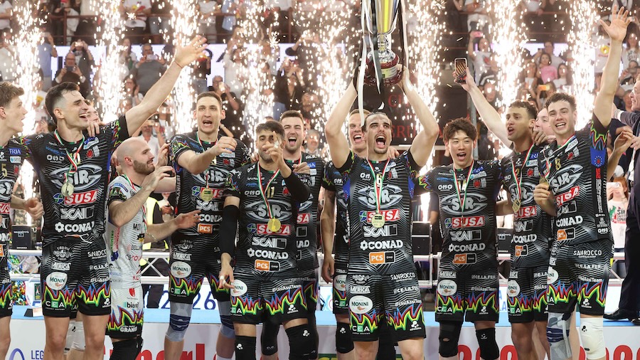 Perugia gi&agrave;nh lại vương miện b&oacute;ng chuyền &Yacute;, libero 41 tuổi Colaci đoạt MVP