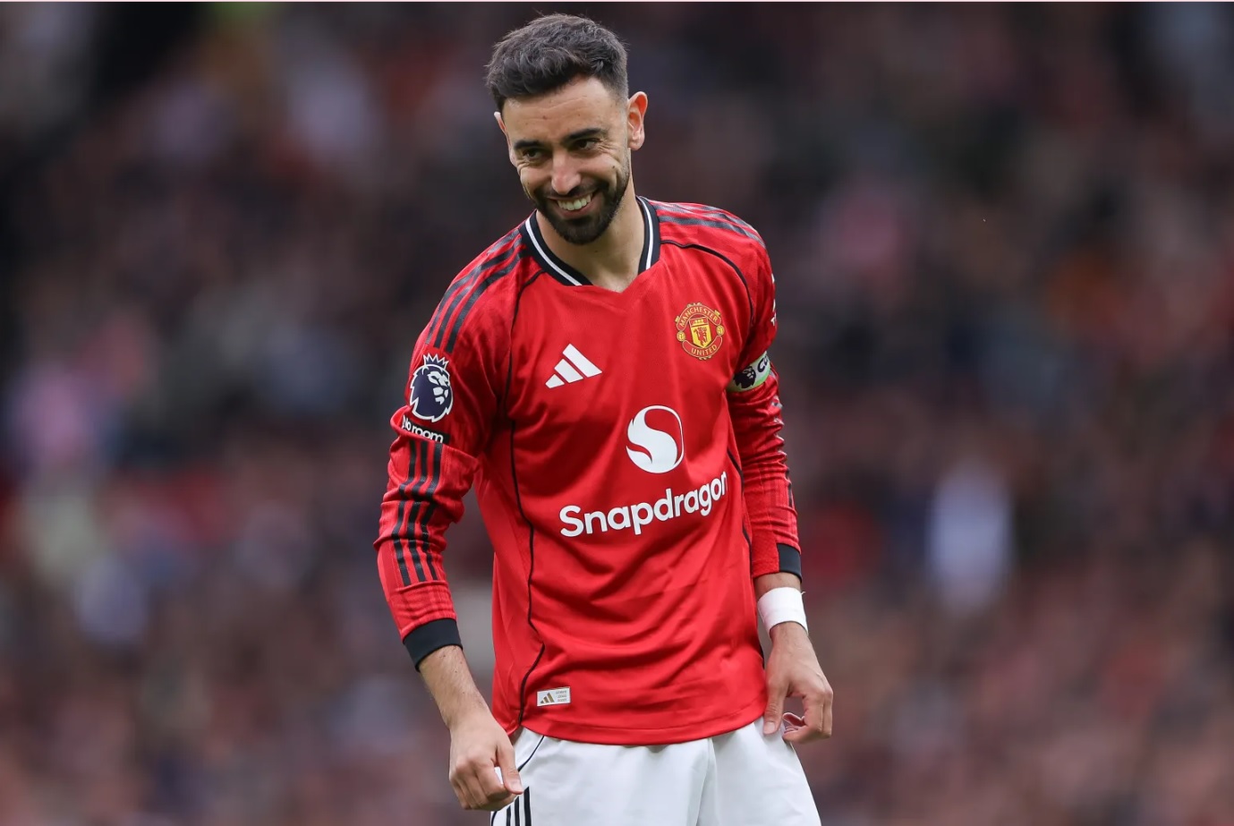 Bruno Fernandes được vinh danh l&agrave; Cầu thủ xuất sắc nhất năm của Hiệp hội Nh&agrave; b&aacute;o B&oacute;ng đ&aacute;