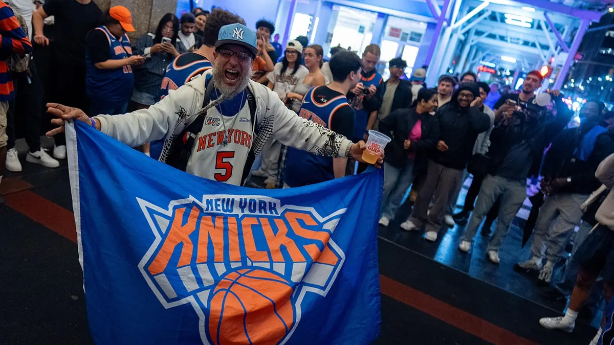 Kh&aacute;n giả c&oacute; thể phải trả hơn 1 triệu USD cho 2 v&eacute; xem NBA Finals đắt nhất lịch sử tại New York