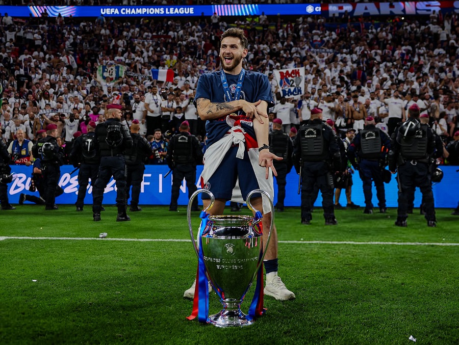 Kvaratskhelia xuất sắc nhất Champions League, PSG &aacute;p đảo đội h&igrave;nh ti&ecirc;u biểu m&ugrave;a giải