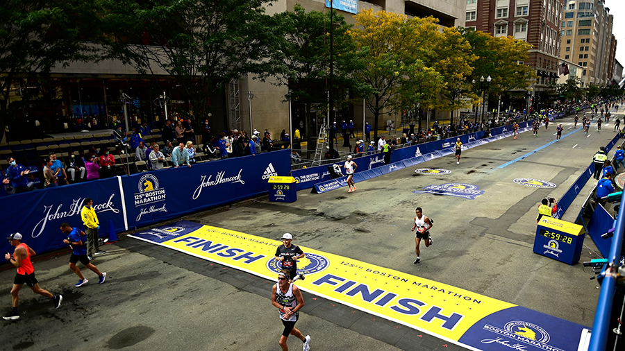 Boston Marathon ra quyết định lịch sử với VĐV “phi nhị giới tính”