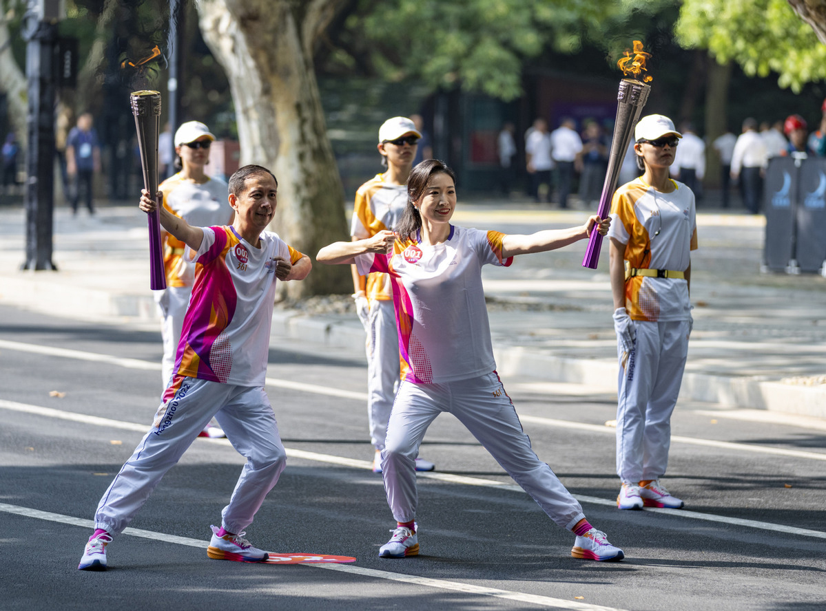 Lễ rước đuốc của Asian Games bắt đầu vào ngày 8 tháng 9 gần Tây Hồ