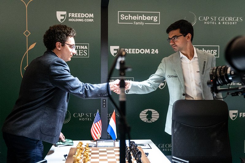 Cờ vua FIDE Candidates 2026: Anish Giri b&aacute;m đuổi Sindarov v&agrave; 