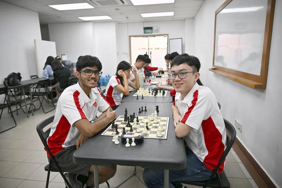 Cờ vua Singapore tự tin giành huy chương ở cả 8 nội dung SEA Games dù ngôi sao sáng nhất vừa thua Lê Tuấn Minh!