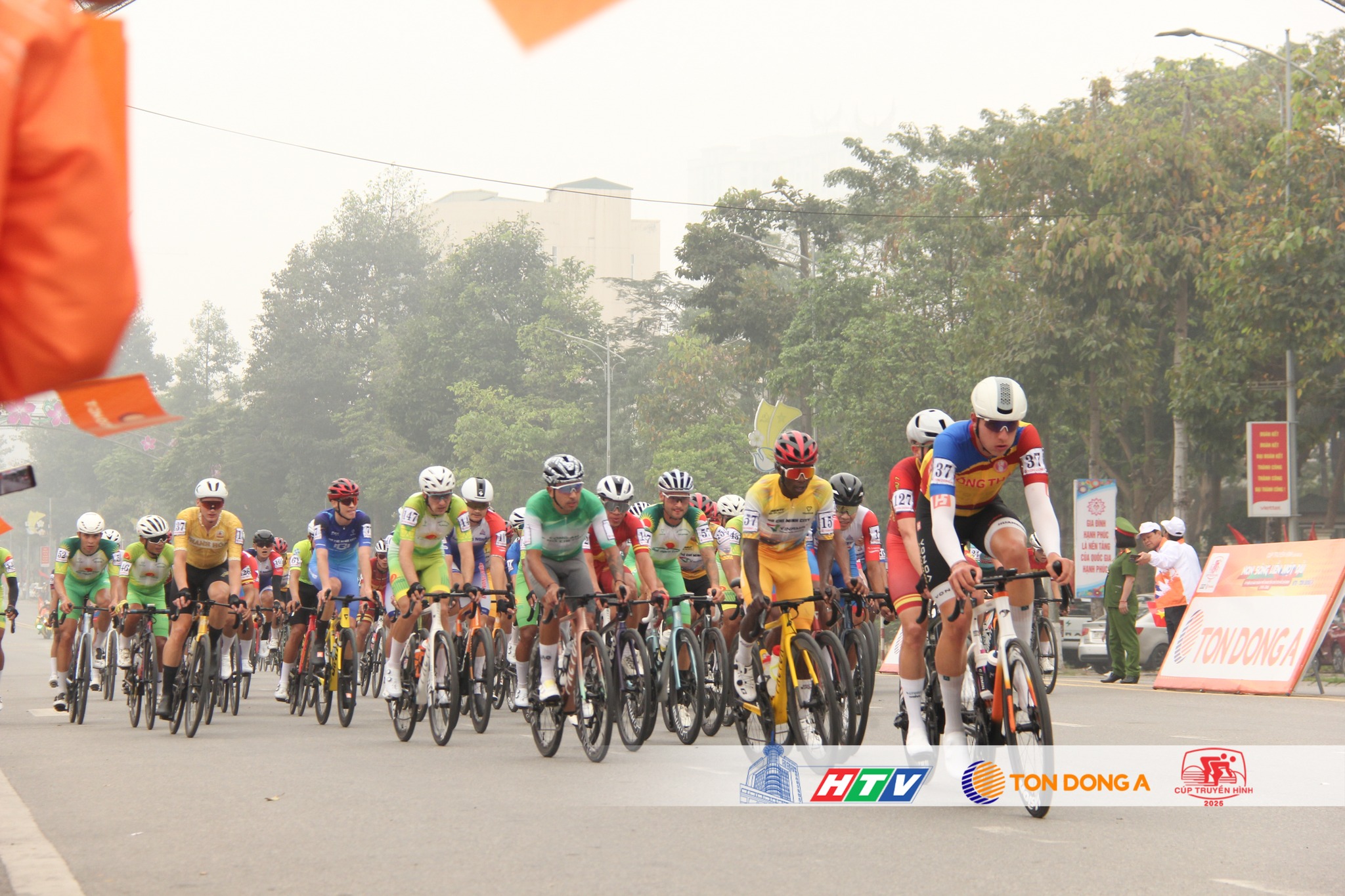 Trực tiếp đua xe đạp C&uacute;p truyền h&igrave;nh TPHCM 2026 h&ocirc;m nay 04/04: Cuộc chiến dọc quốc lộ từ Đất Tổ về Thủ đ&ocirc;
