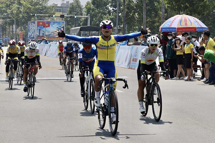Kết quả đua xe đạp nữ Cúp Biwase: Người đẹp Thái Lan Maneephan Jutatip có 