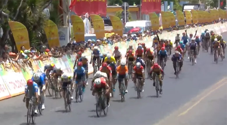 Lê Nguyệt Minh xuất sắc trở thành tay đua nội thứ 2 thắng chặng ở Cuộc đua xe đạp Cúp Truyền hình TPHCM