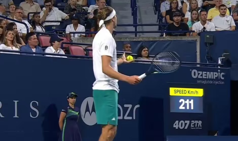 Cổ động viên quần vợt bị đuổi khỏi trận tứ kết Canadian Open 2025 sau khi nhắm vào Alexander Zverev