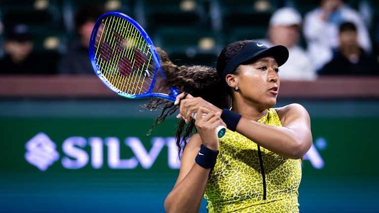 Naomi Osaka biến s&acirc;n đấu quần vợt Indian Wells th&agrave;nh s&agrave;n diễn thời trang  mang th&ocirc;ng điệp mạnh mẽ